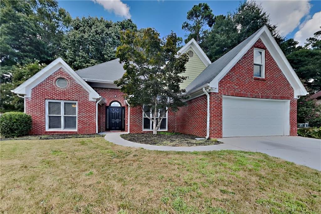 Charming 3 bed, 2 bath, 1,884 sqft home in Grayson! Open kitchen concept with updated counters and a spacious living room. Primary suite with attached bathroom. Spacious backyard, great for gatherings! Pets accepted on a case by case basis. Additional admin fees apply. The Fireplace is decorative. Schedule your showing today! This home is as-is.
LEASE TERM:1-2 years
This home may be located within a Homeowners Association (HOA) community. If so, residents will be responsible for adhering to all HOA rules and regulations. Please contact your agent or landlord's agent for more information.