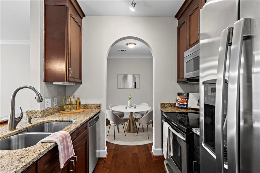 325 E Paces Ferry Road NE 703