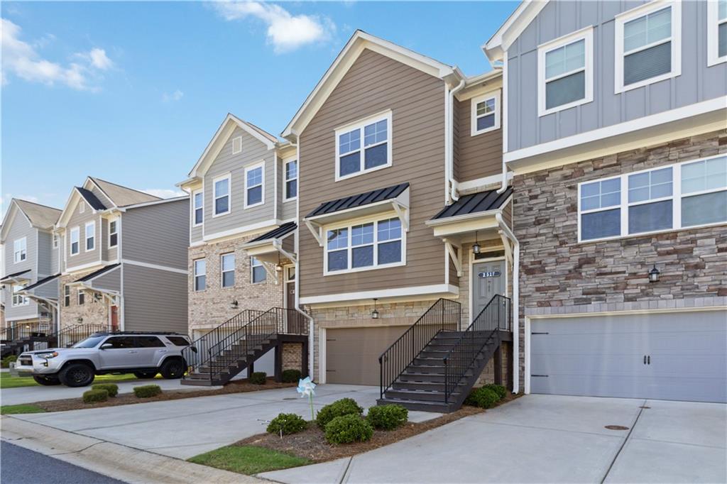 2517 Hedgeway Circle