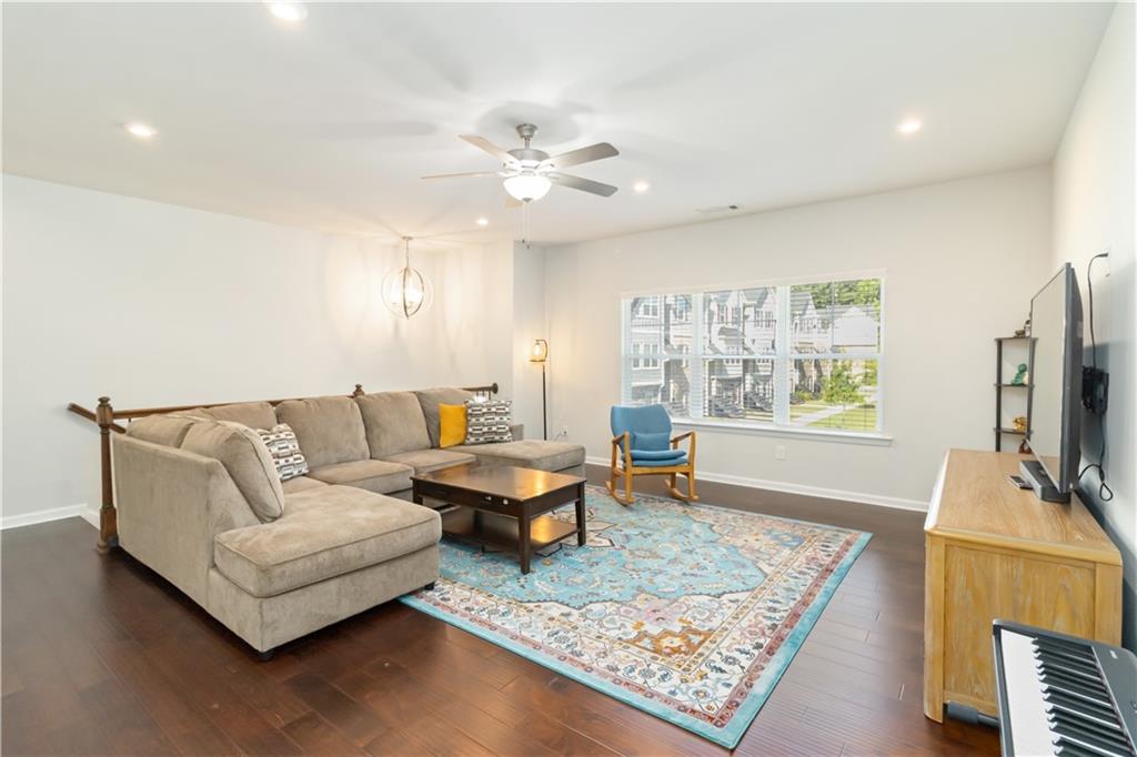 2517 Hedgeway Circle