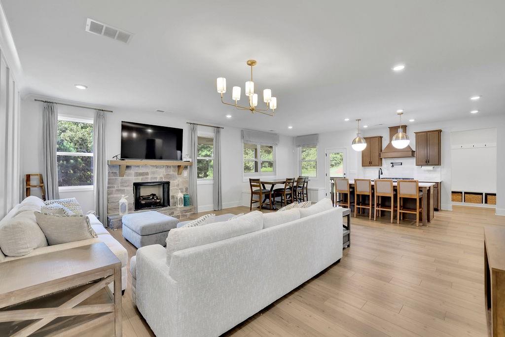 2524 Parkside Way