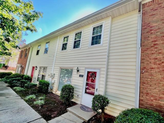 This home is professionally managed by Onyx Realty. Welcome to your home oasis!! PRIME, SOUGHT AFTER LOCATION in the heart of ROSWELL! Conveniently close to shops, groceries, restaurants, major roads, parks - GA400, MANSELL RD, OLD ALABAMA RD, HOLCOME BRIDGE RD, etc! Beautiful traditional, colonial style townhouse. Quiet community with pool perfect for relaxing and cooling off in this Georiga heat! DOUBLE MASTER FLOORPLAN, great for ROOMMATES. NO CARPET, entirely LVP and tile throughout the entire house! Main floor welcomes you into the living room, leading into the dining room and kitchen. Kitchen is conveniently accessible to the carport! Kitchen offers wood cabinets and eat in / dining area, SS APPLIANCES, and more! Half bath conveniently on the main level for your guests. UPSTAIRS you have double ensuite rooms and plenty of sunlight and closet space! PET FRIENDLY! LAWNSERVICE INCLUDED! AMPLE PARKING OFFERING PRIVATE TWO CAR CARPORT $75 APPLICATION FEE. $150 MOVE-IN/MOVE-OUT ADMIN FEE. SCHEDULE YOUR SHOWING TODAY!