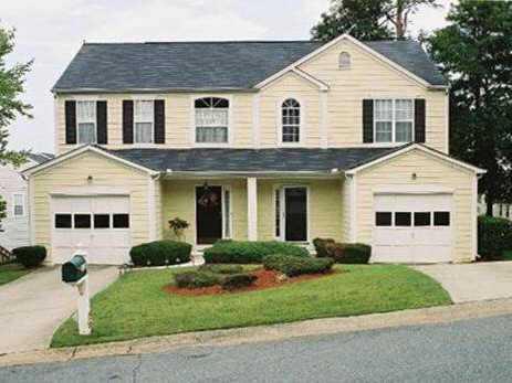 BEAUTIFUL 2BR/2.5B W/GARAGE, LOCATED ON QUIET CULDESAC ST. SPACIOUS FIRESIDE FAMILY RM IS OPEN TO THE DIN RM W/BAY WINDOW & METICULOUS KITCHEN. THE WONDERFUL MASTER BR W/2 WALK-IN CLOSETS AND FULL BATH W/SEPARATE SHOWER & GARDEN TUB. DIRECT ACCESS FROM FAMILY RM TO THE DECK & PRIV LVL YD.