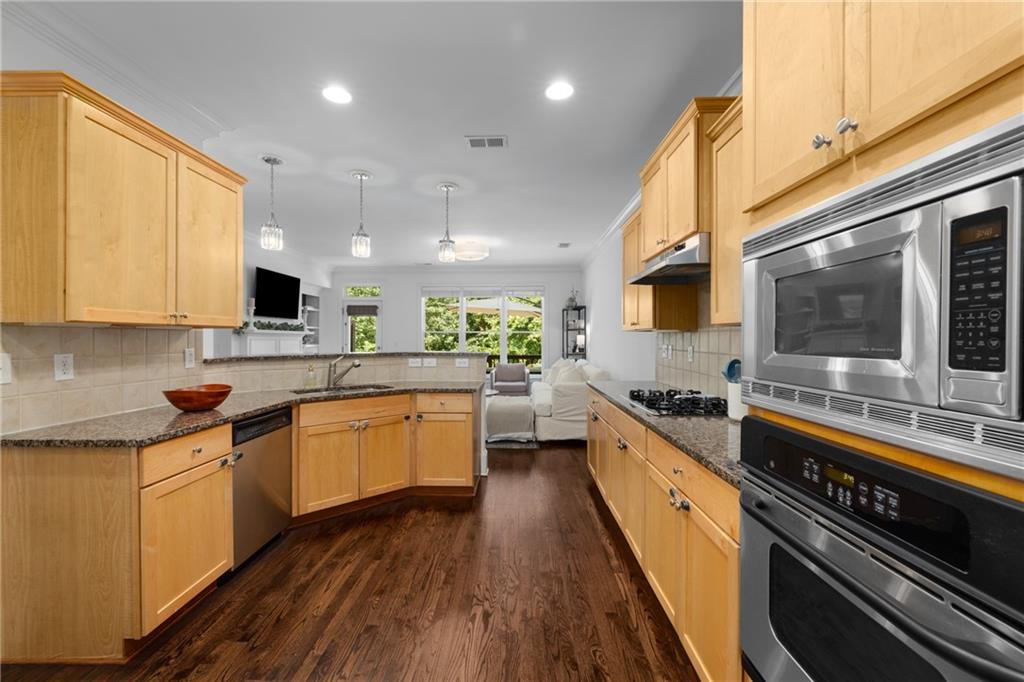 106 Oakhurst Terrace