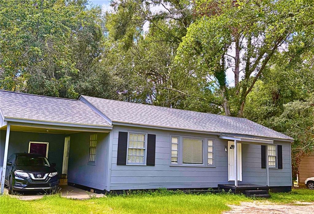 Welcome to this real estate opportunity!
For Sale: Perfect Starter Home or Investment Opportunity!
Located in the city of Valdosta, near the hospital, stores, and the University of Valdosta!
Step into this charming home featuring a brand-new roof, fresh interior and exterior paint, and peace of mind with a home warranty included! Enjoy spacious living with a large front and back yard—ideal for family gatherings, pets, or future projects. For those who appreciate outdoor living, this property provides the space to add your dream deck or patio space. Imagine sipping your morning coffee or hosting summer barbecues.
Whether you’re a first-time buyer looking for your perfect start or an investor seeking a solid addition to your portfolio, this property is a must-see!
In summary, it's truly a must-see for anyone looking for their next real estate investment.
Don’t miss out—schedule your showing today!