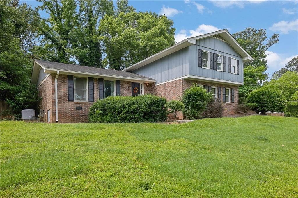 5618 Fern Creek Drive, Lilburn, Georgia image 2