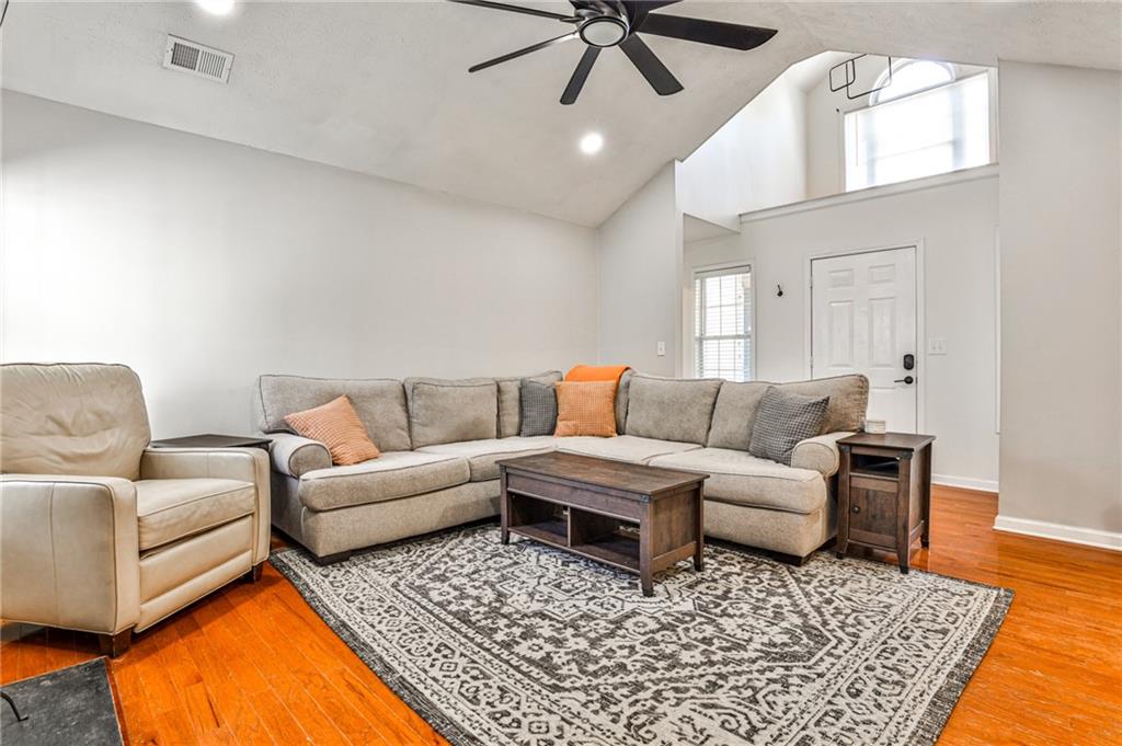320 Windermere Drive, Loganville, Georgia image 4