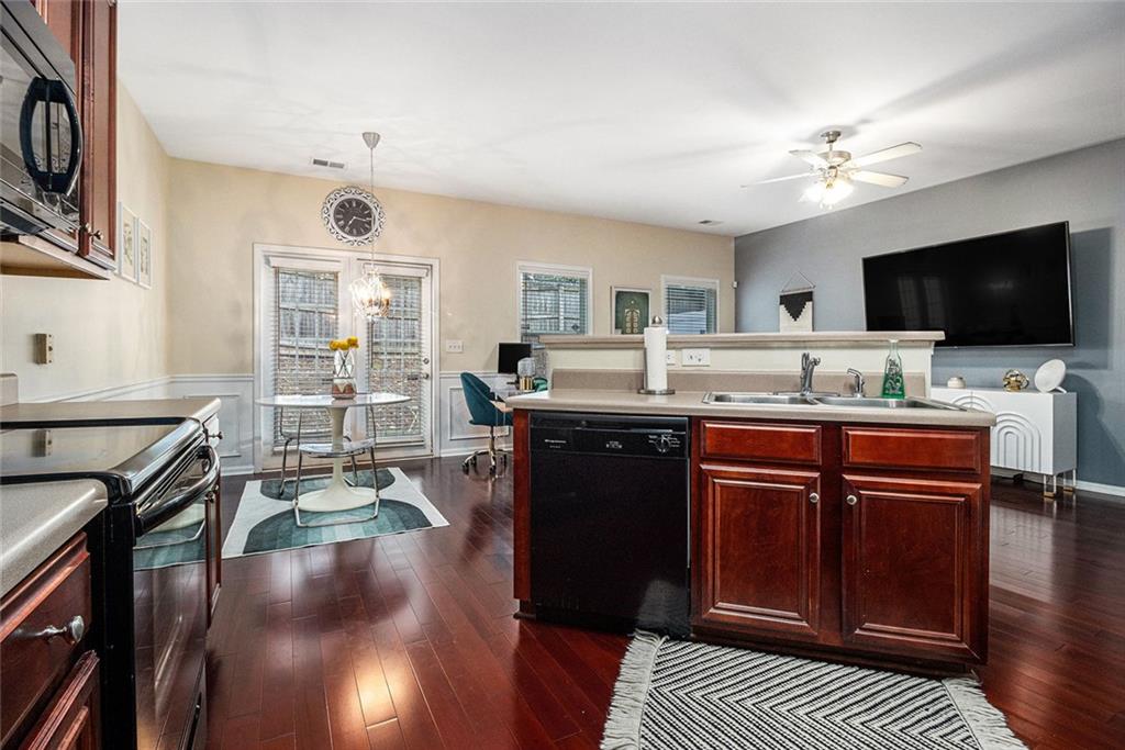 2555 Flat Shoals Road #1405, College Park, Georgia image 9