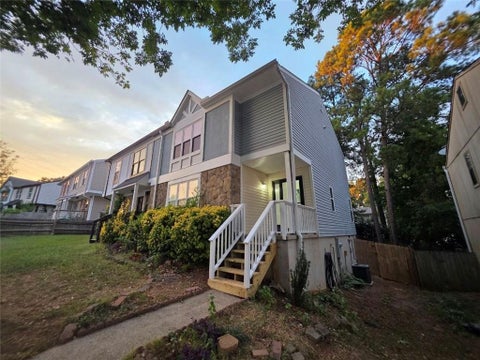 Condo For Sale - 1232 Ridgecrest Lane<br/> Smyrna, GA 30080