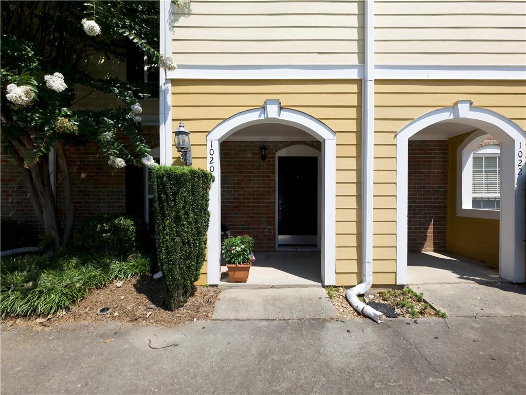 1020 Summer Place