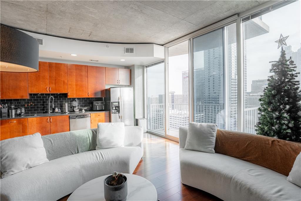 400 W Peachtree Street NW 2810