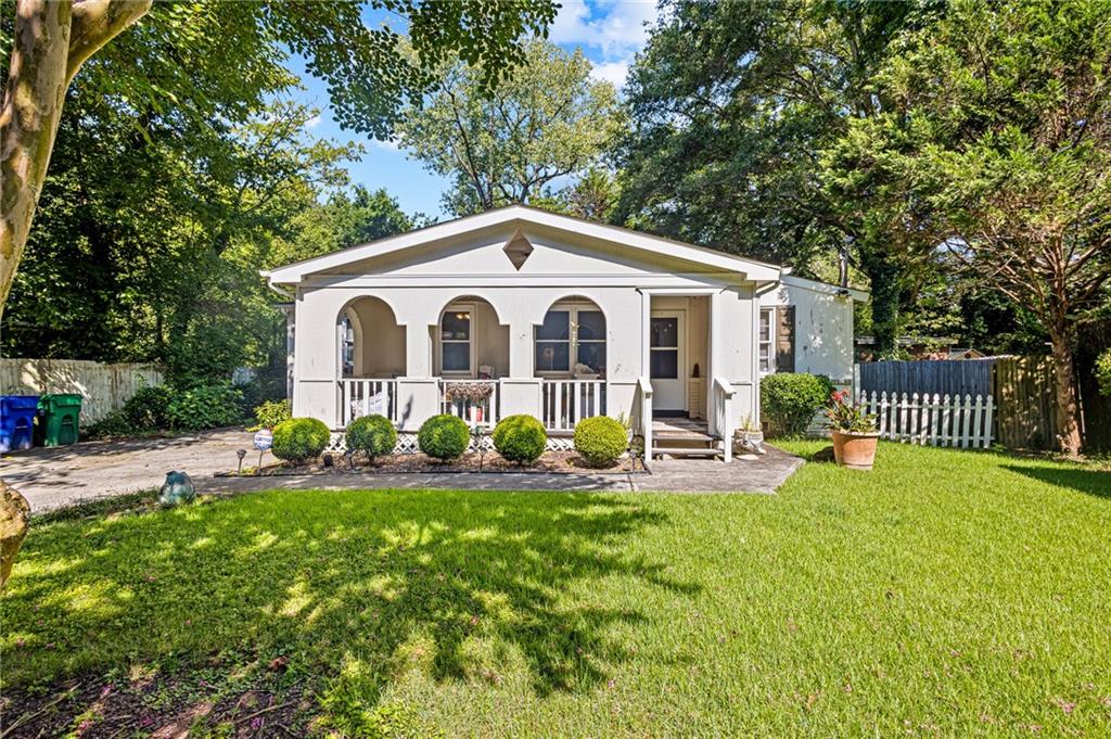 2738 S Bamby Lane NE