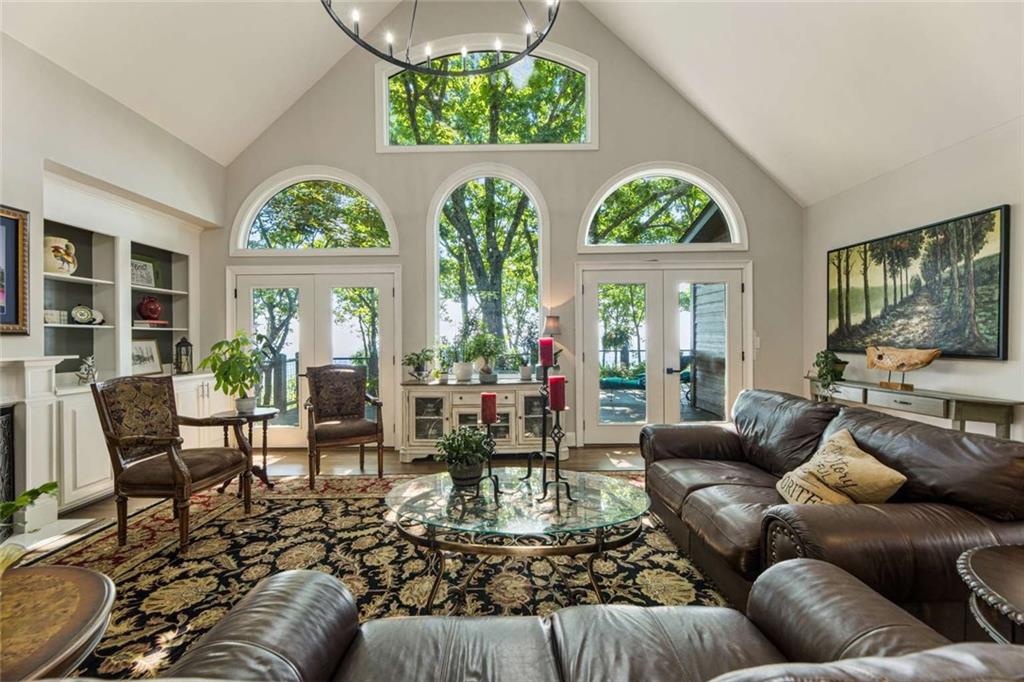 912 Mcelroy Mountain Drive