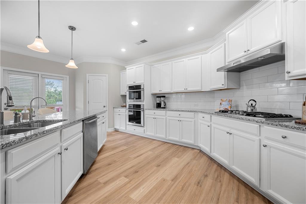 307 Cochin Drive, Woodstock, Georgia image 4