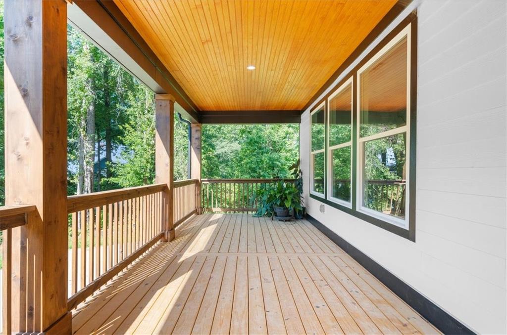 170 Lakeview Lane