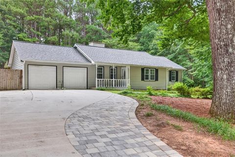 Homes For Sale - 3735 Creekwood Drive<br/> Loganville, GA 30052