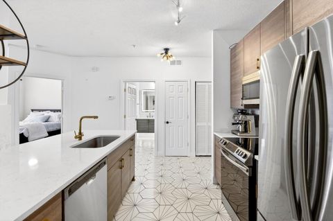 Condo For Sale - 955 Juniper Street #3028<br/> Fulton County, Atlanta, GA 30309