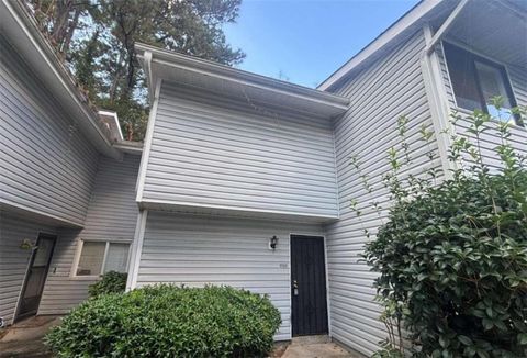 Condo For Sale - 8569 Creekwood Way<br/> Clayton County, Jonesboro, GA 30238