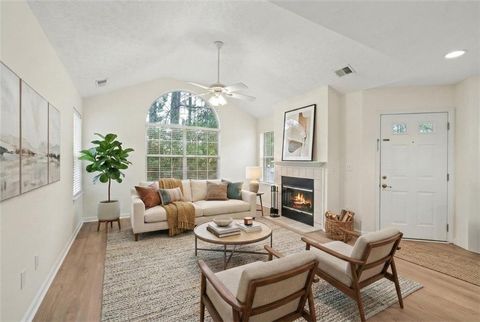 Condo For Sale - 3758 NW Vineyards Lake Circle #8<br/> Kennesaw, GA 30144