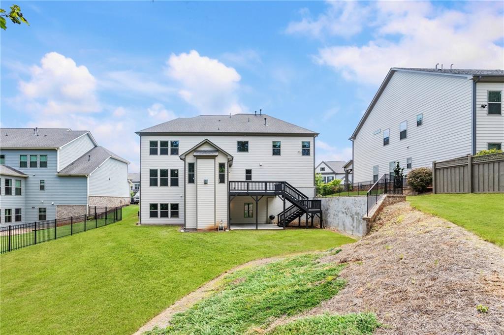 633 Wynnewood Court SW