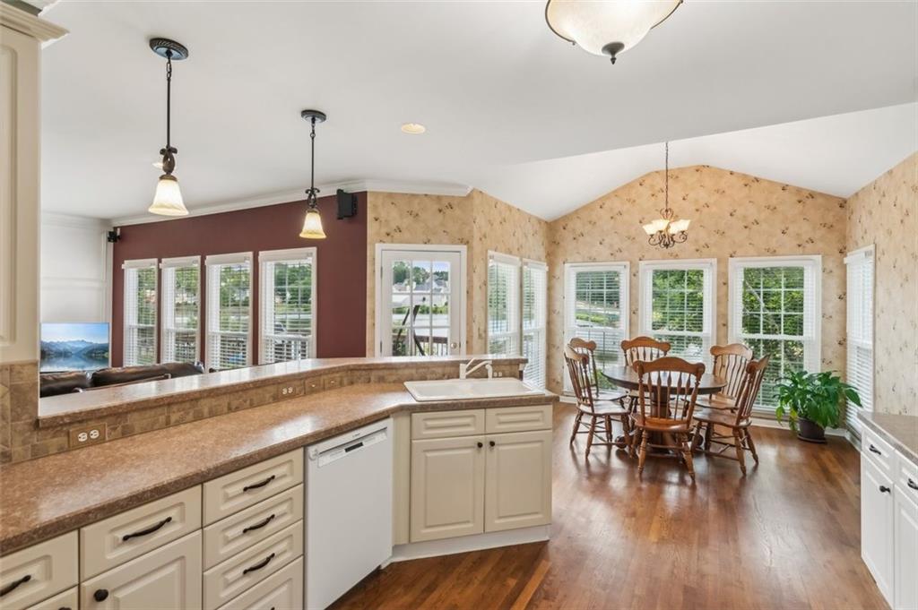 2045 Calmwater Court, Suwanee, Georgia image 16