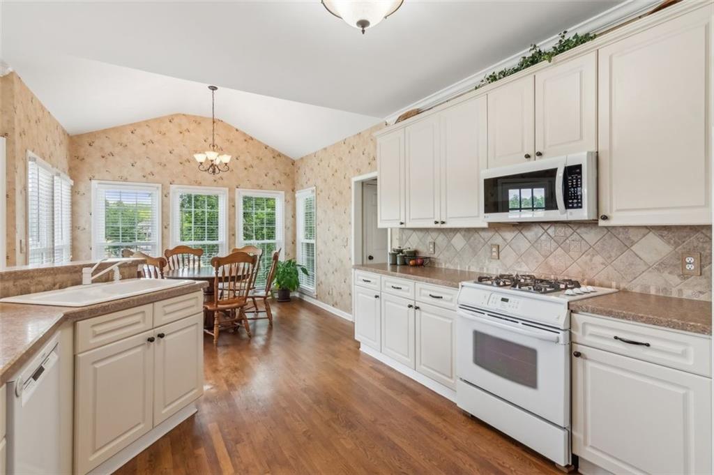 2045 Calmwater Court, Suwanee, Georgia image 15
