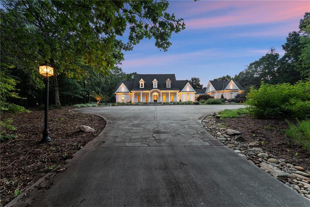 77 Old River Road