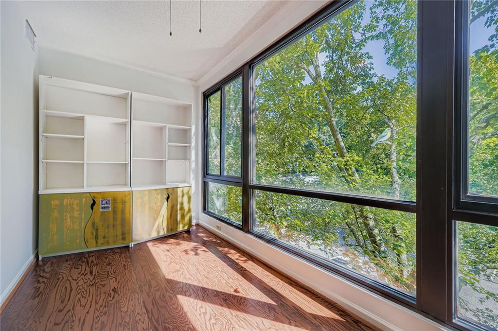 1800 Clairmont Lake A325