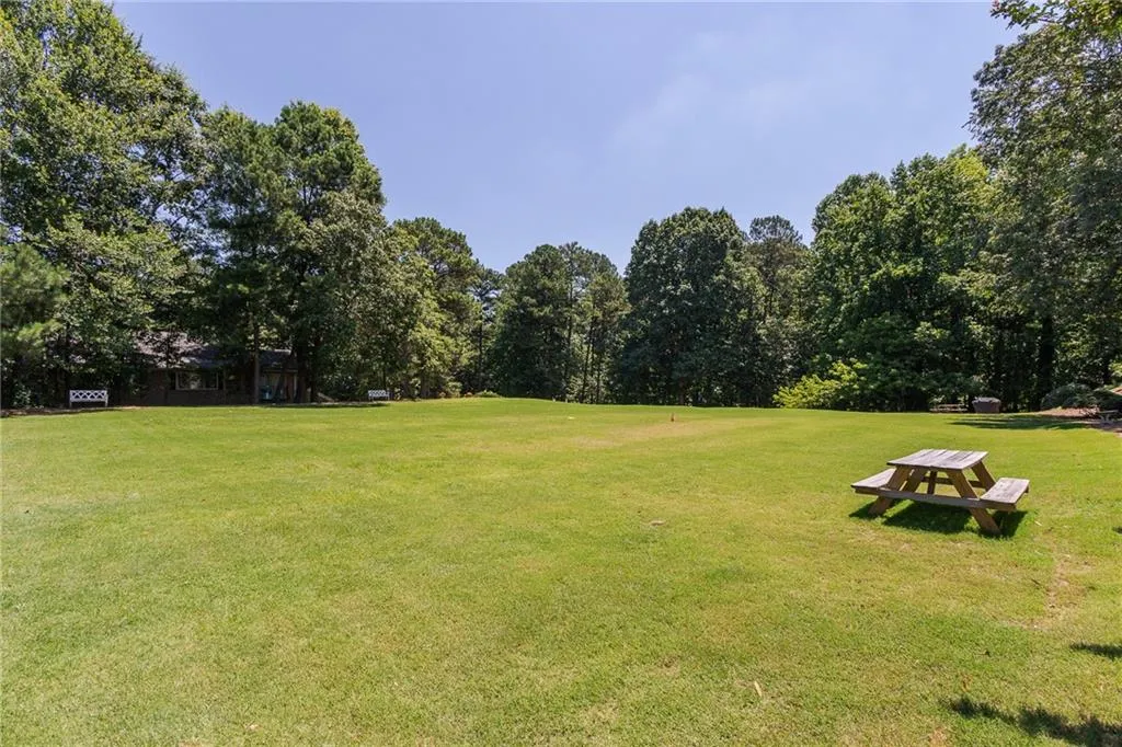 Atlanta, Georgia 30319, United States, 2 Bedrooms Bedrooms, ,3 BathroomsBathrooms,Residential,Active,21245