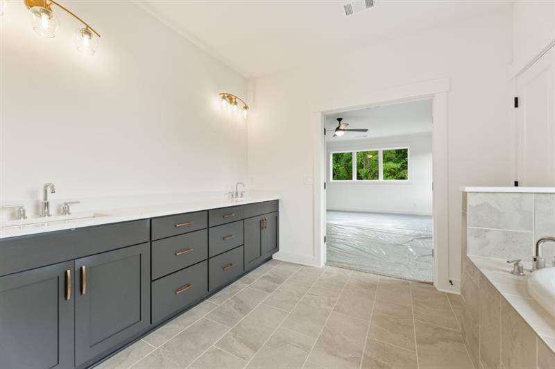 Gainesville, Georgia, 30506, United States, 4 Bedrooms Bedrooms, ,4 BathroomsBathrooms,Residential,Active,2032054