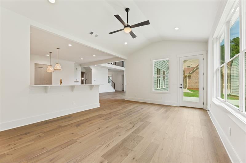 Gainesville, Georgia, 30506, United States, 4 Bedrooms Bedrooms, ,4 BathroomsBathrooms,Residential,Active,2032054