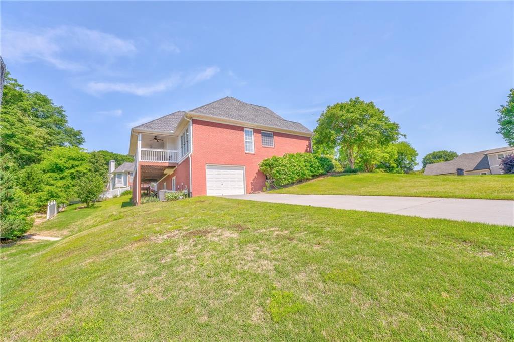 206 Wexford Drive, Calhoun, Georgia image 3