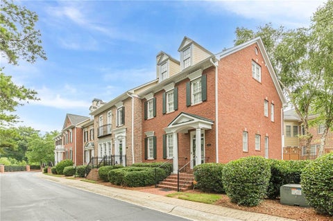 Townhouse For Sale - 4678 Ivygate Circle #8E<br/> Atlanta, GA 30339
