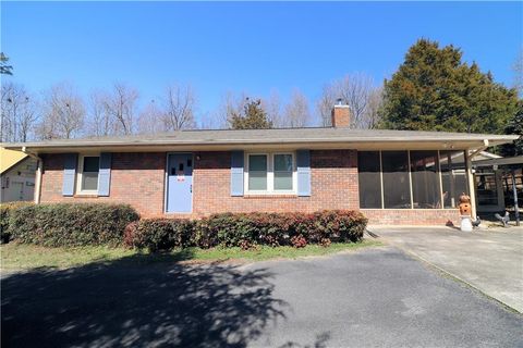 Homes For Sale - 70 N Bellview Road<br/> Aragon, GA 30104