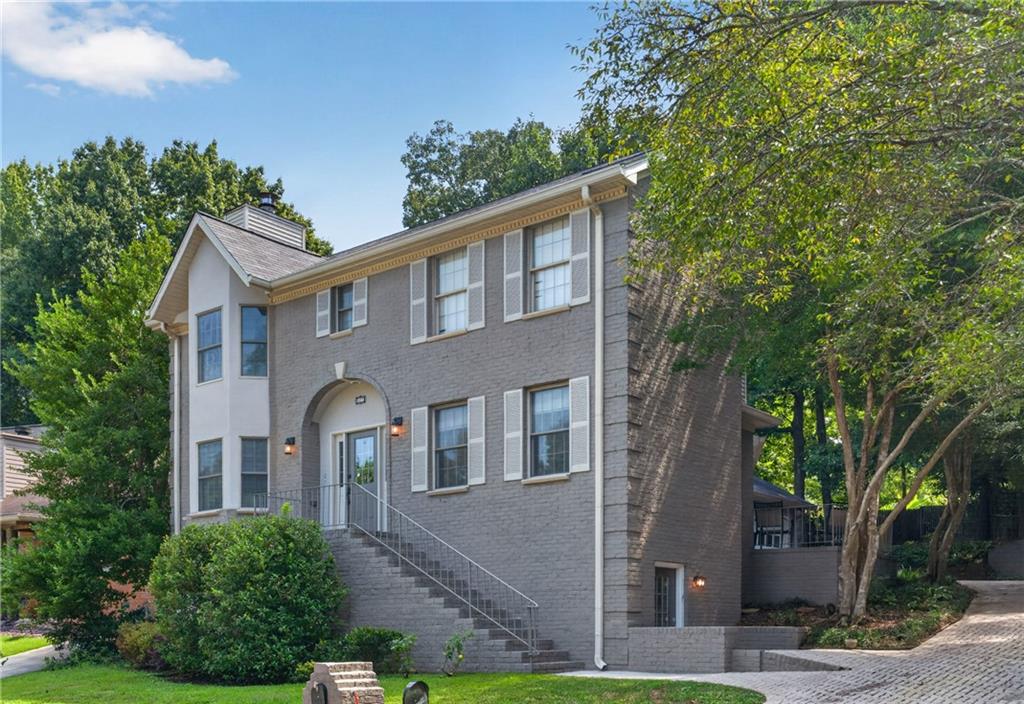 907 Heritage Hills
