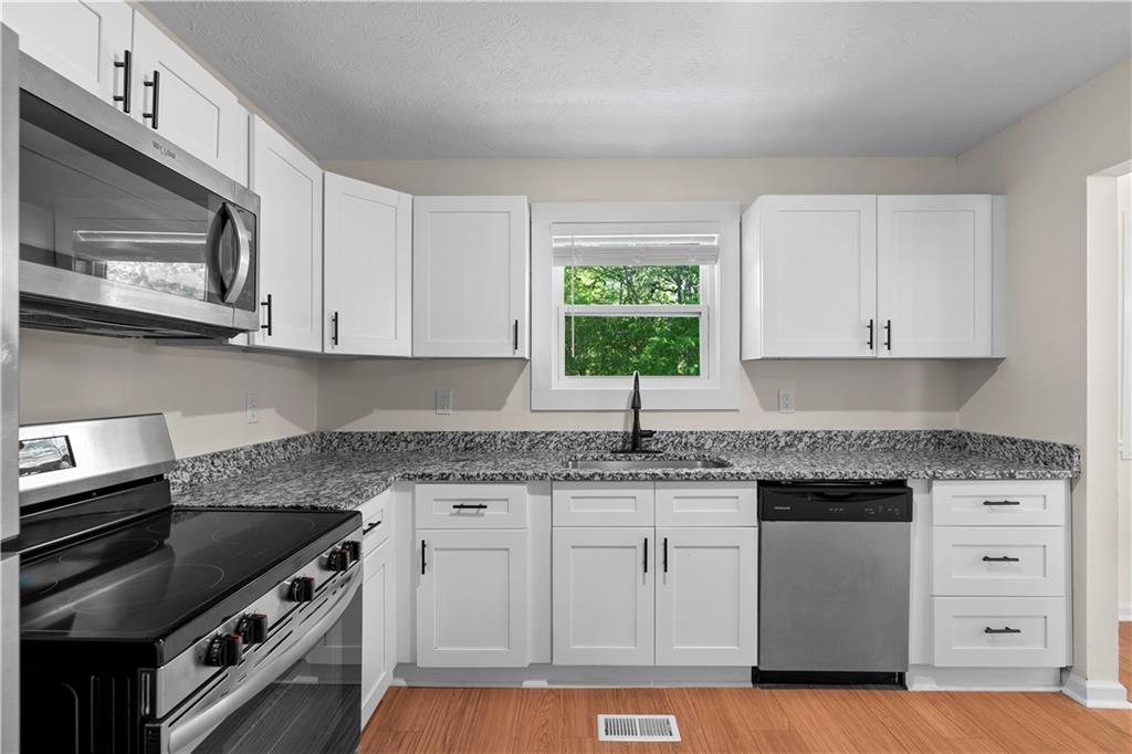 6703 Cameron Road, Morrow, Georgia image 3