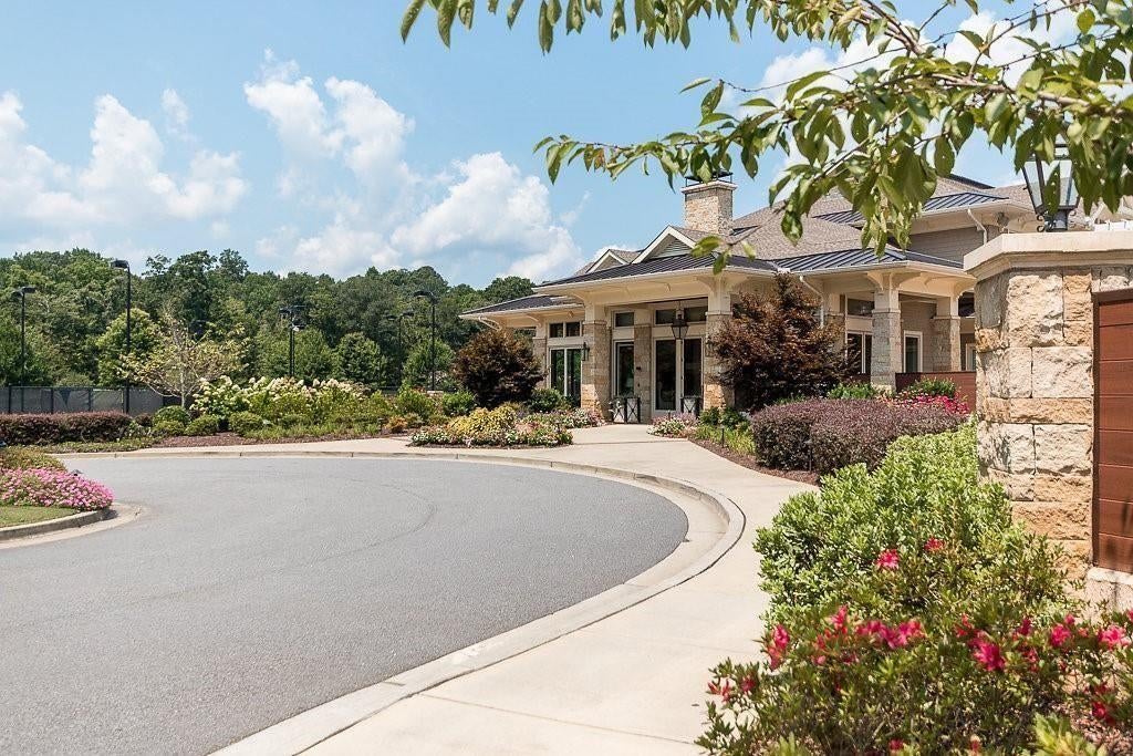 715 Clubside Drive
