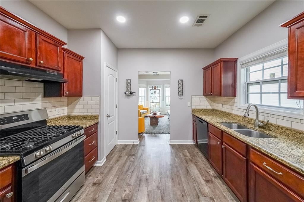 176 Crescent Woode Way