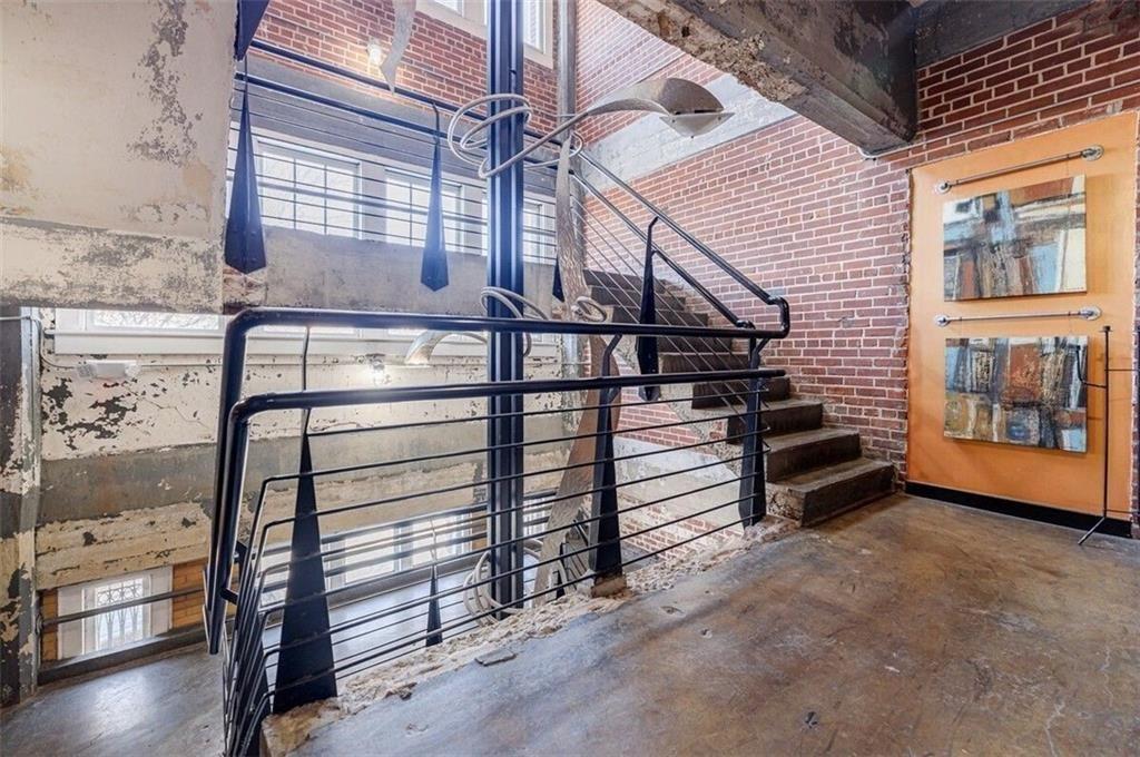 244 Peters Street 23