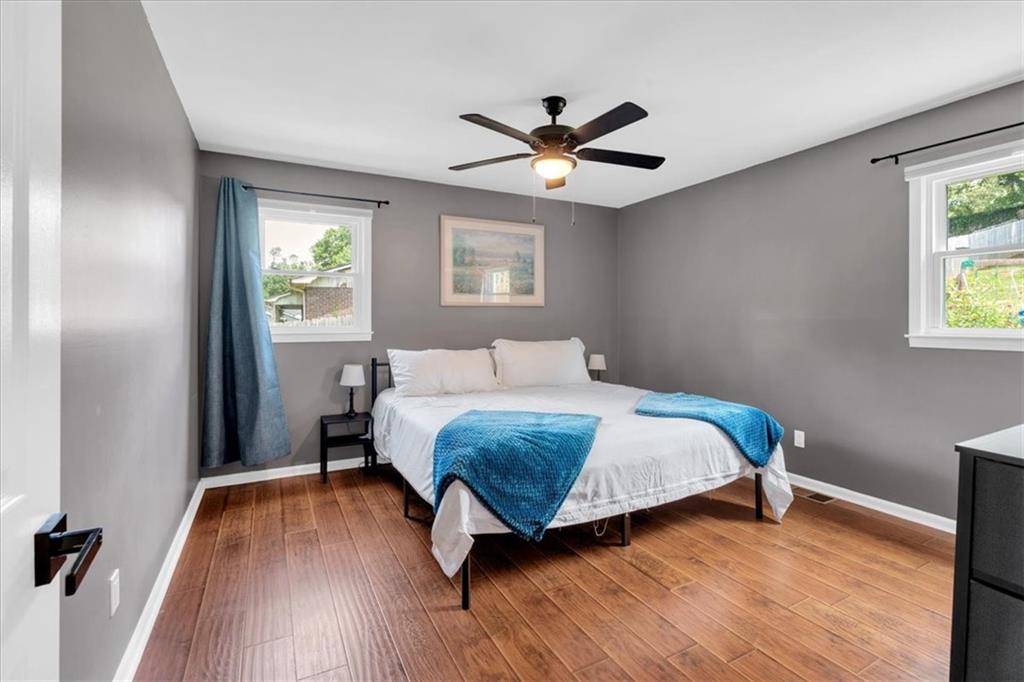 32 Baker Road SE
