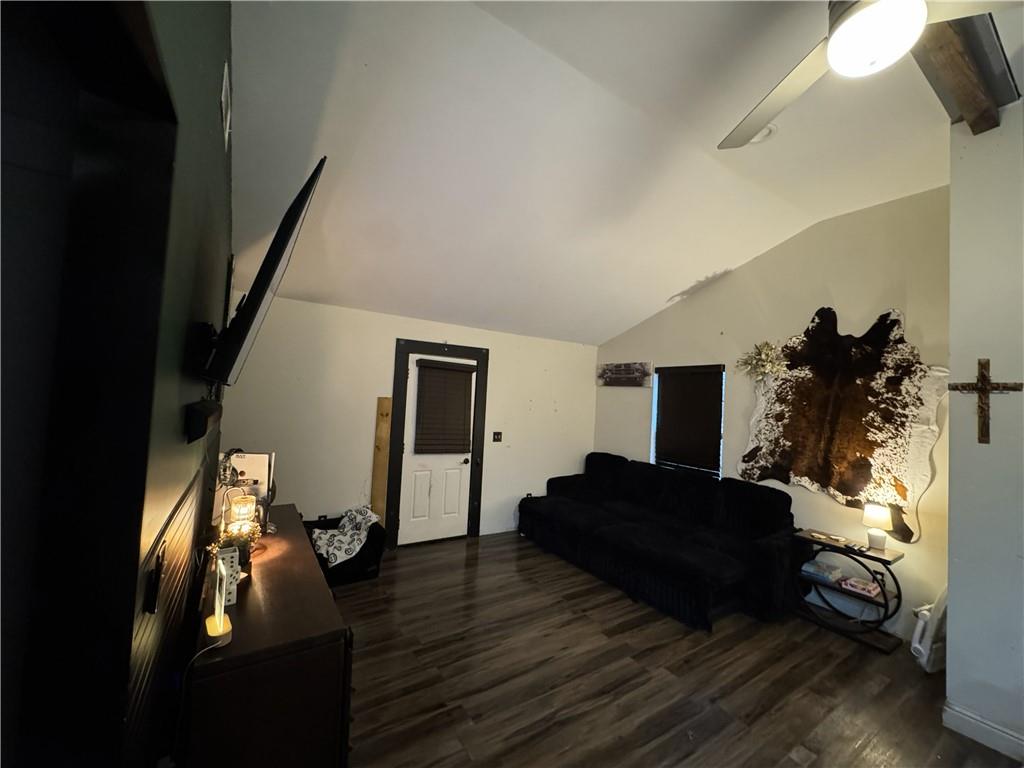 4752 County Line Road