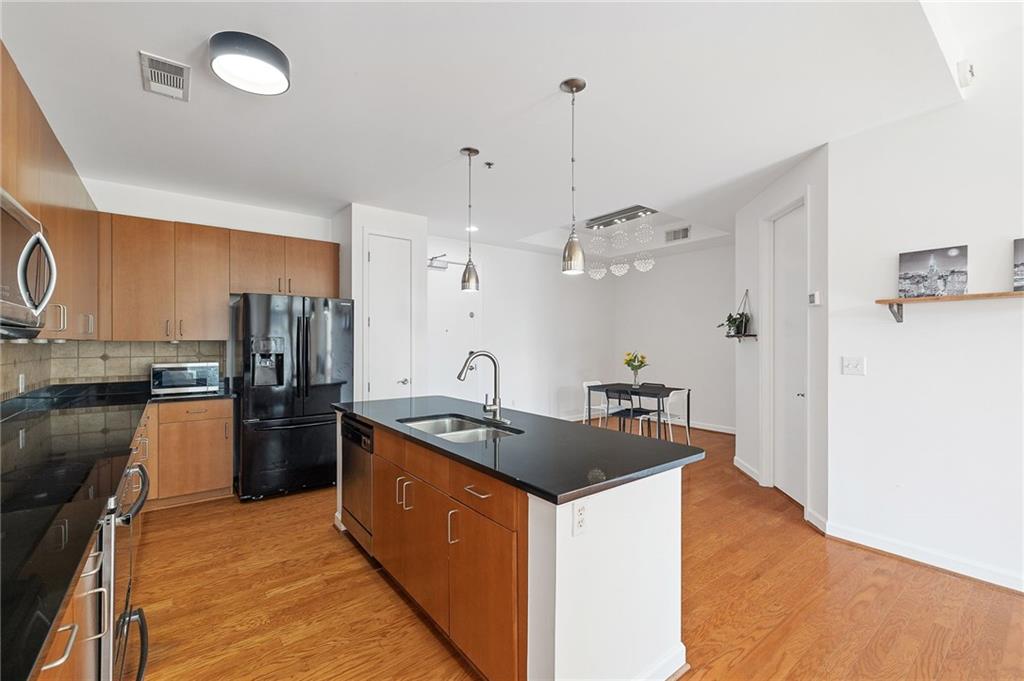 711 Cosmopolitan Drive NE 300