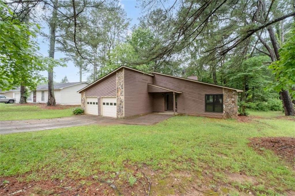 9383 Woodknoll Way, Jonesboro, Georgia image 5