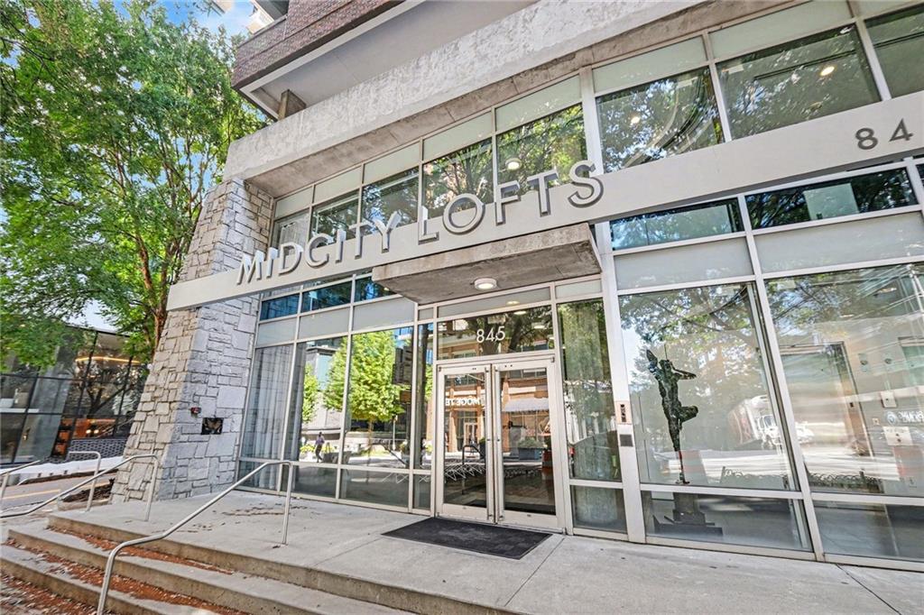 845 Spring Street 416
