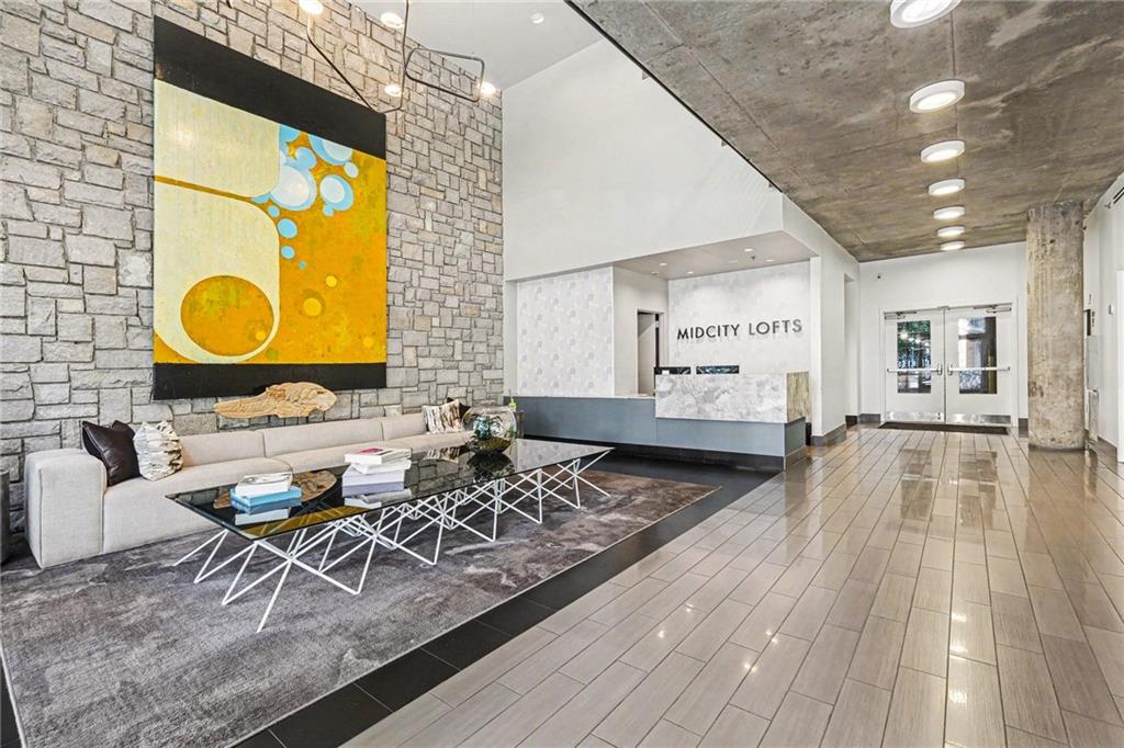 845 Spring Street 416