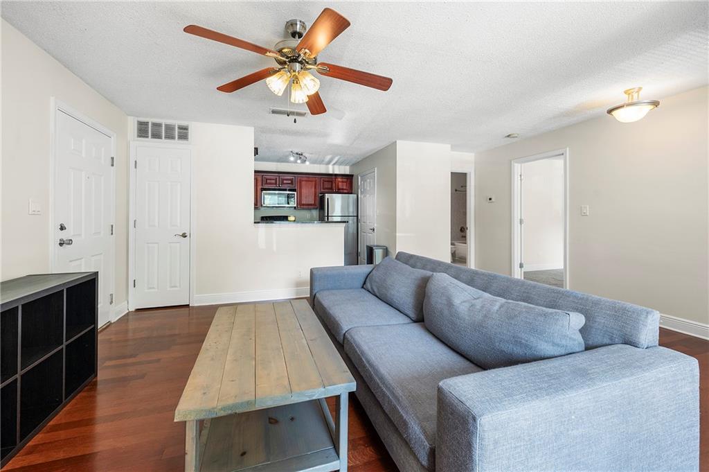 1203 Santa Fe Parkway