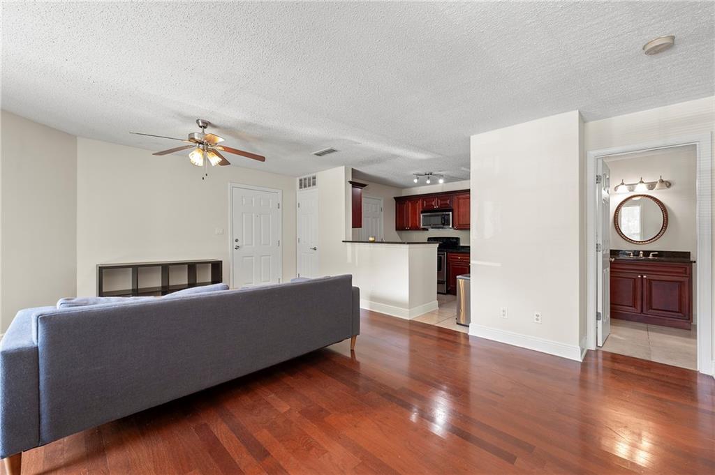1203 Santa Fe Parkway
