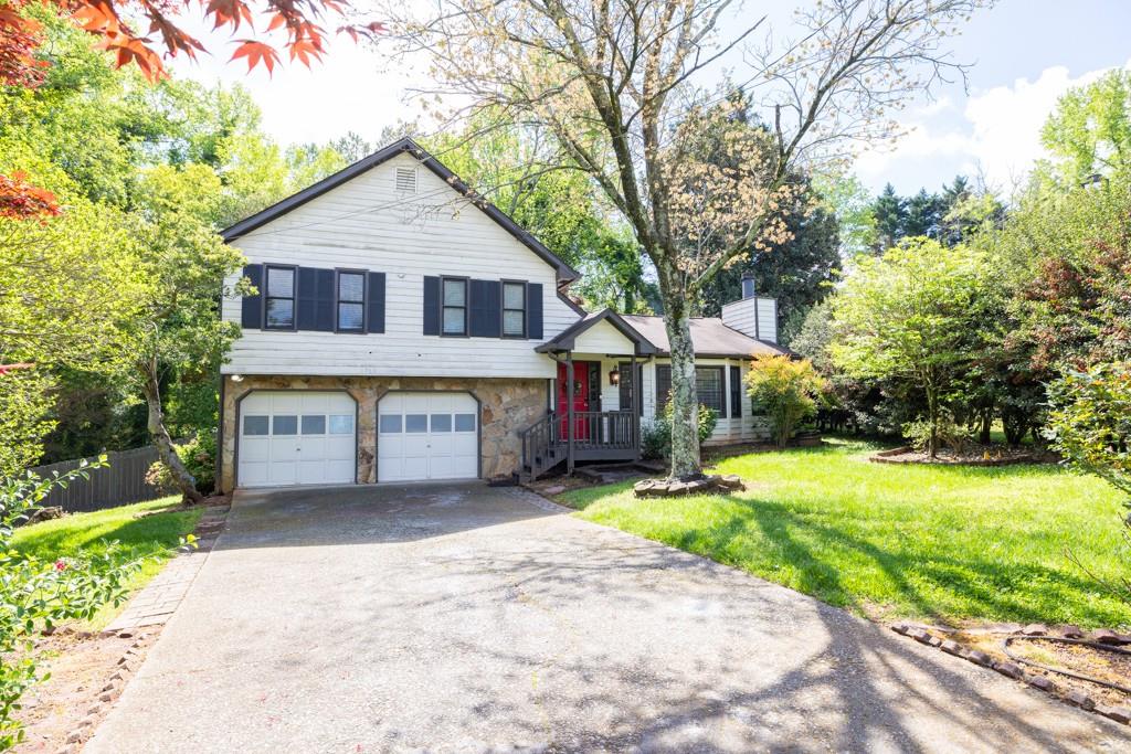 INCOME PRODUCING PROPERTY IN GREAT LOCATION NEAR LARGE MEDICAL AREA, CONFERENCE UNITS, AND COLLEGES. IDEAL FOR THE SAVVY INVESTOR.