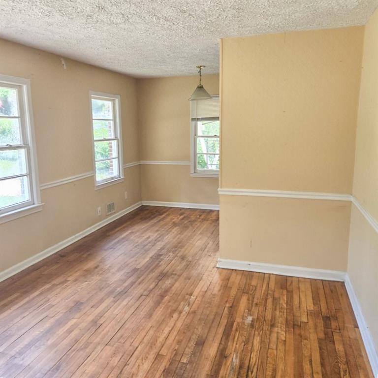 Photo 3 of 22 of 2182 Brannen Road SE house