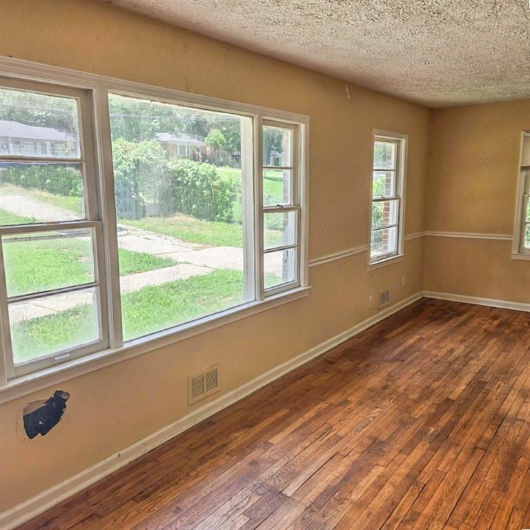 Photo 4 of 22 of 2182 Brannen Road SE house
